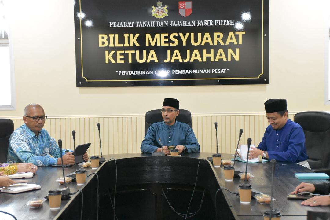 KUNJUNGAN HORMAT PENGARAH LHDN NEGERI KELANTAN KEPADA KETUA JAJAHAN PASIR PUTEH