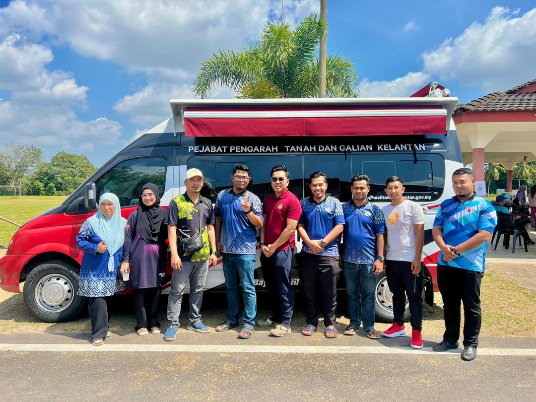 Kutipan Cukai Tanah Luar Pejabat di SMK Jeram