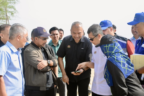 LAWATAN TAPAK  TINDAKAN SUSULAN KPKM KE ATAS KEPUTUSAN-KEPUTUSAN MESYUARAT PEMBANGUNAN JAJAHAN PASIR PUTEH OLEH YAB PERDANA MENTERI MALAYSIA.